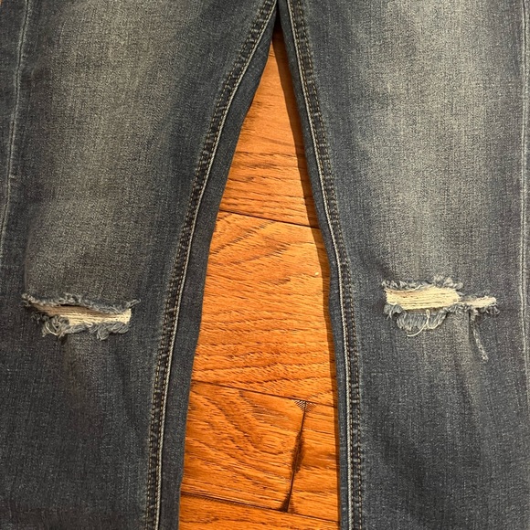 Just USA size 2 jeans with holes at knee & frayed edges, faded, cute & comfy - Picture 2 of 6